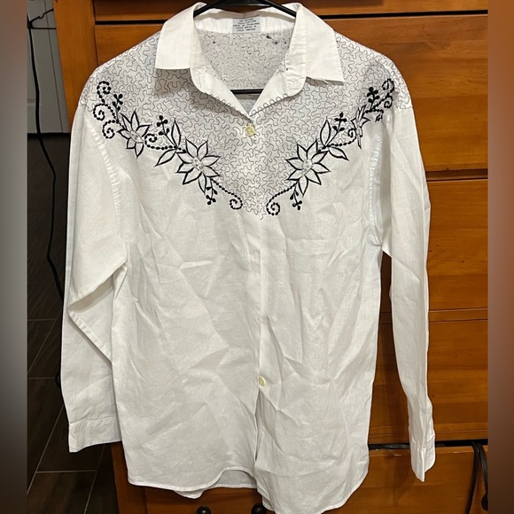 A vintage Cotton Embroidered Shirt - Picture 1 of 4